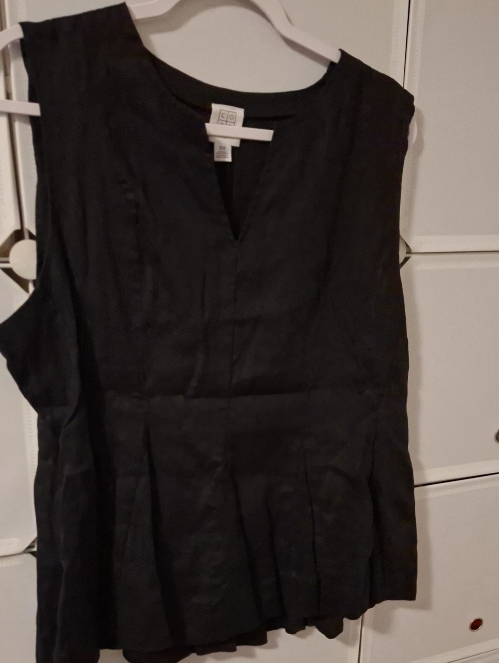 Sleeveless Black Pleated Linen Women's Top